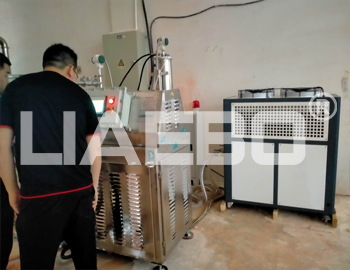 某壓電陶瓷生產漿料研磨現場